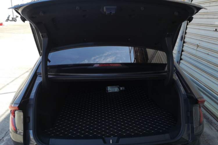 Used Wuling Xingguang 2023 150 Advanced Edition Trunk