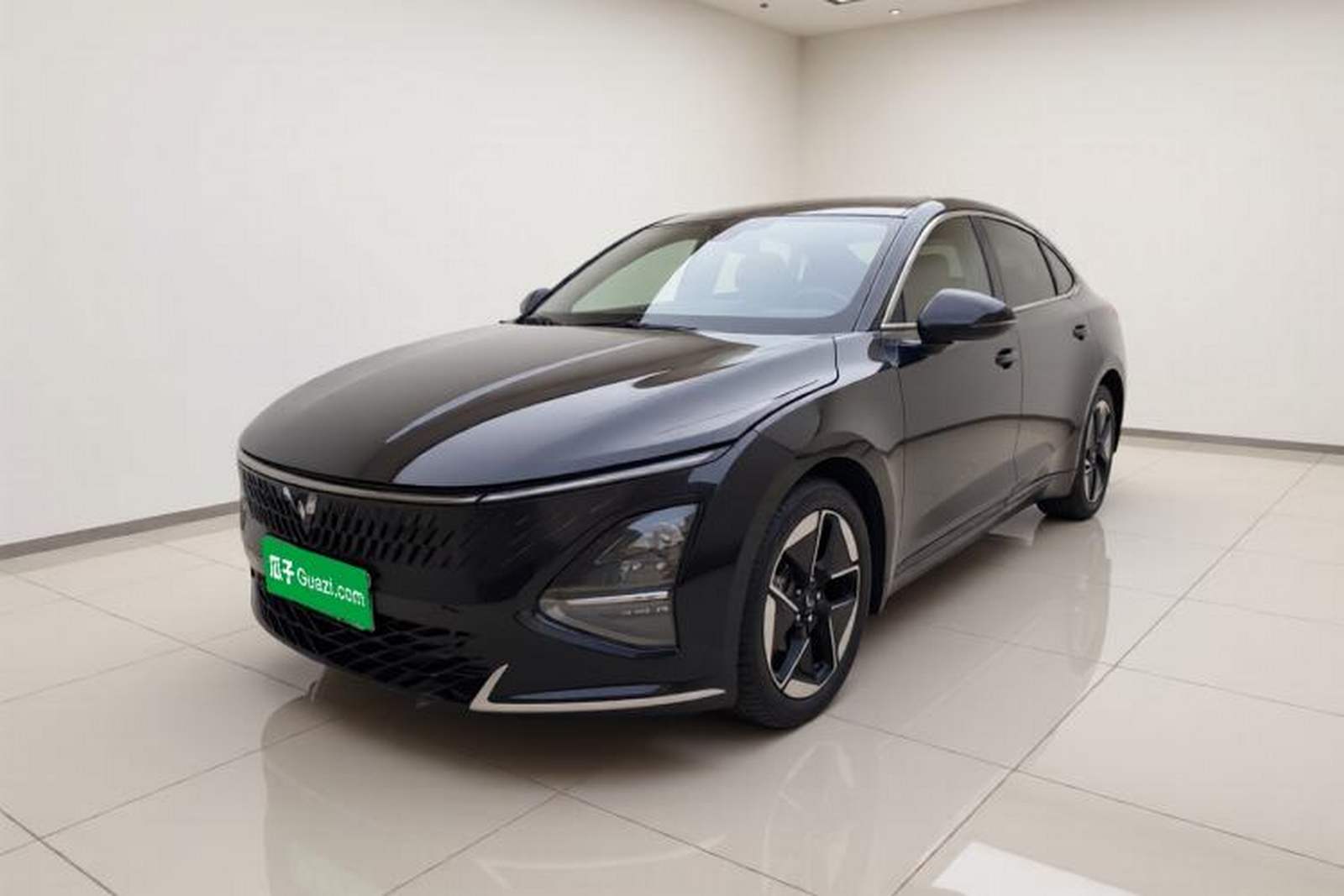Фото Wuling с площадки