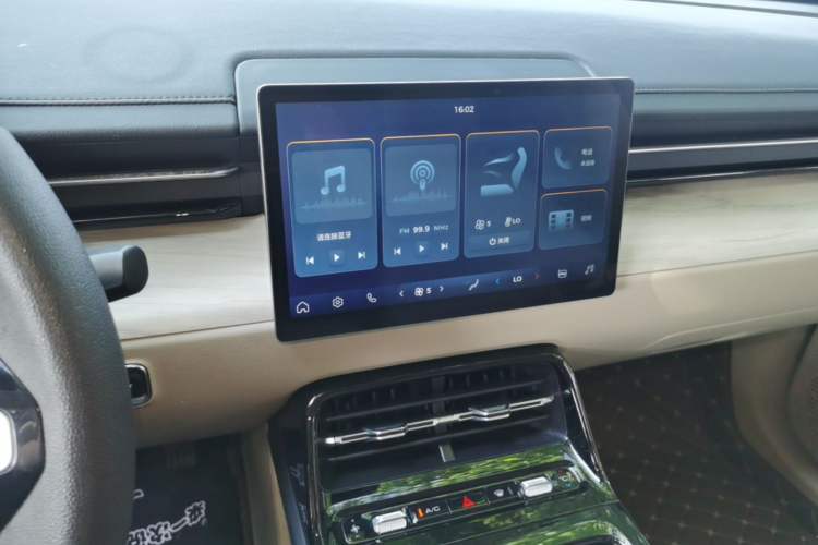 Used Wuling Xingguang 2023 70 Standard Edition Audio And AC Panel