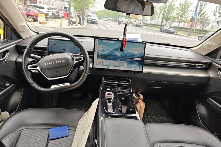Used Wuling Xingguang 2023 150 Advanced Edition Center Console
