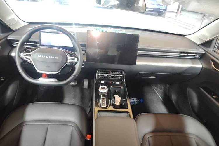 Used Wuling Xingguang 2023 150 Advanced Edition Center Console