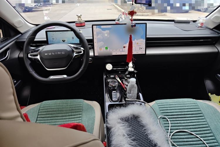 Used Wuling Xingguang 2023 150 Advanced Edition Center Console