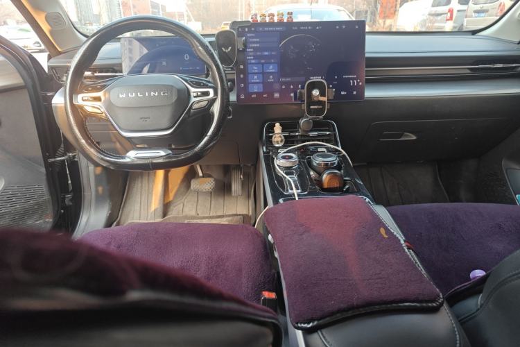 Used Wuling Xingguang 2023 150 Advanced Edition Center Console