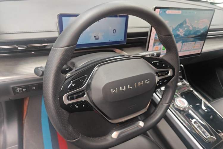 Used Wuling Xingguang 2023 150 Advanced Edition Center Console