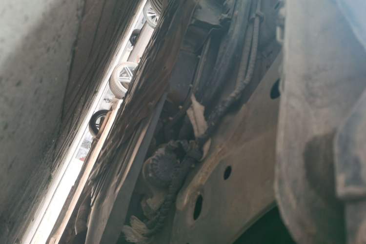 Used Wuling Xingguang 2023 70 Standard Edition Chassis Front Right