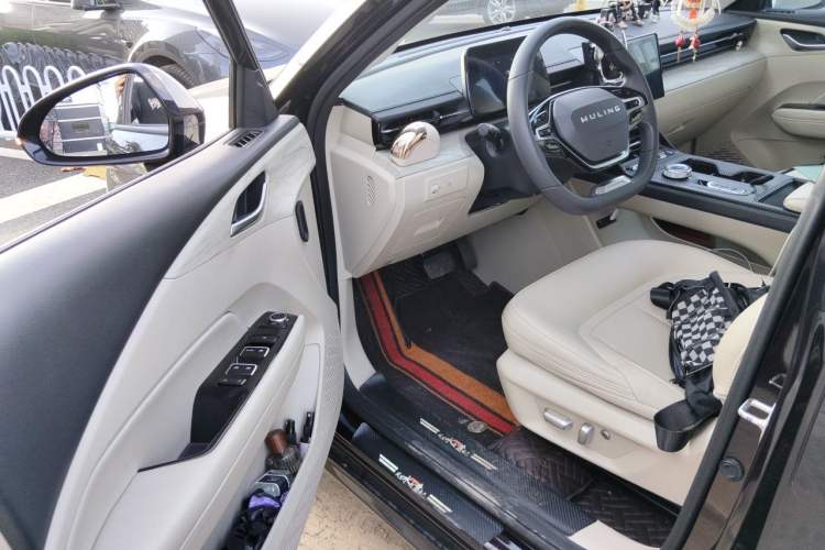 Used Wuling Xingguang 2023 70 Standard Edition Driver Seat