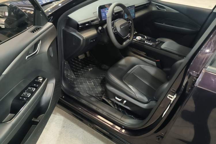Used Wuling Xingguang 2023 70 Standard Edition Driver Seat
