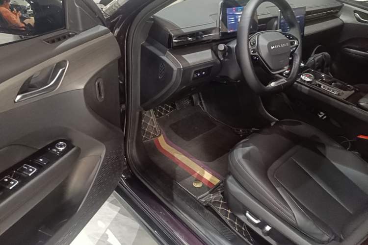Used Wuling Xingguang 2023 70 Standard Edition Driver Seat