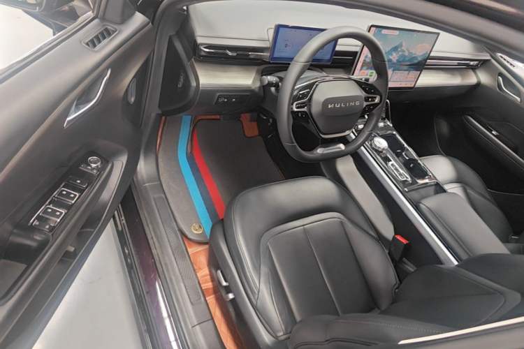 Used Wuling Xingguang 2023 150 Advanced Edition Driver Seat