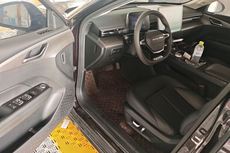 Used Wuling Xingguang 2023 70 Standard Edition Driver Seat