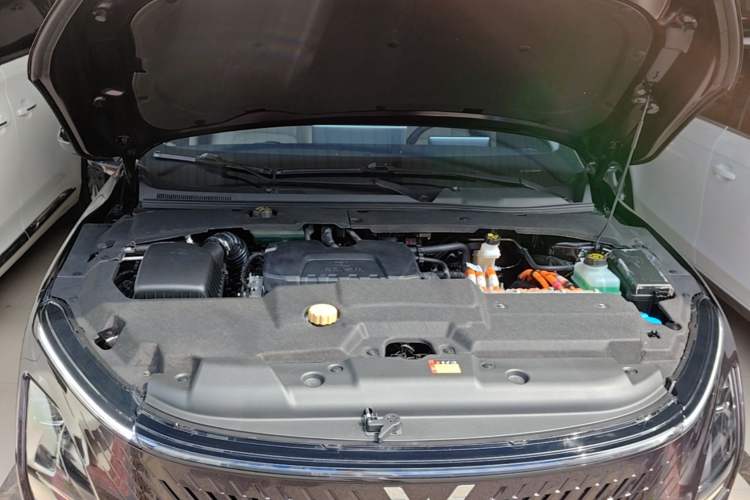 Used Wuling Xingguang 2023 150 Advanced Edition Engine Bay