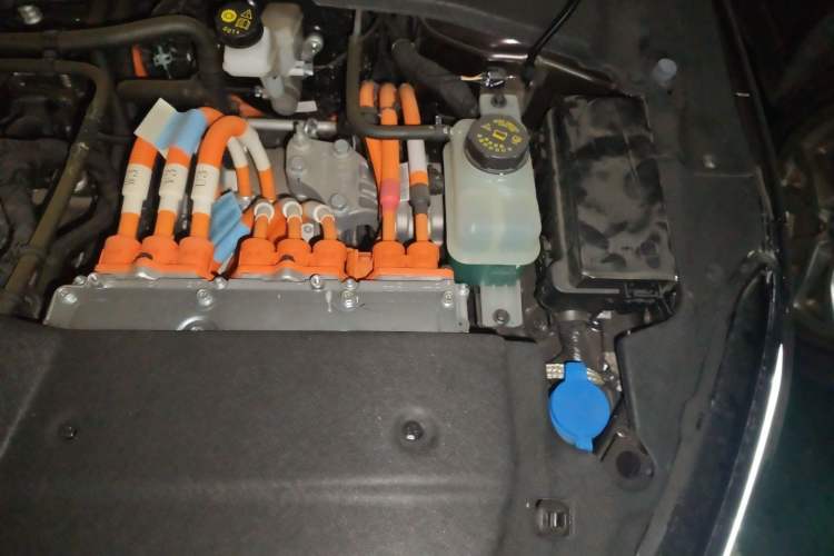 Used Wuling Xingguang 2023 150 Advanced Edition Engine Bay Left