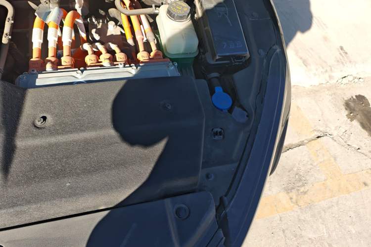 Used Wuling Xingguang 2023 150 Advanced Edition Engine Bay Left