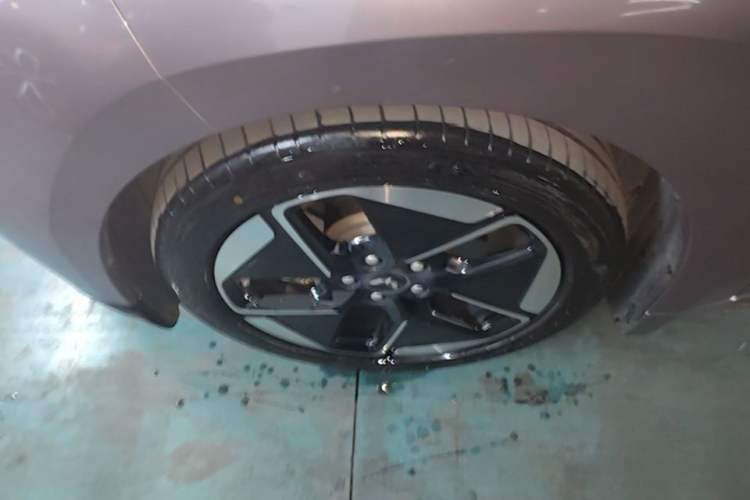 Used Wuling Xingguang 2023 150 Advanced Edition Exterior 4