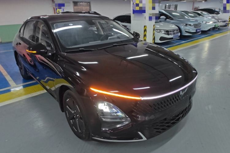 Used Wuling Xingguang 2023 70 Standard Edition Front Right 45 Deg