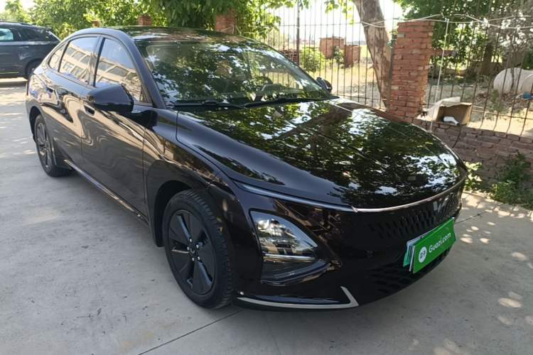 Used Wuling Xingguang 2023 70 Standard Edition Front Right 45 Deg