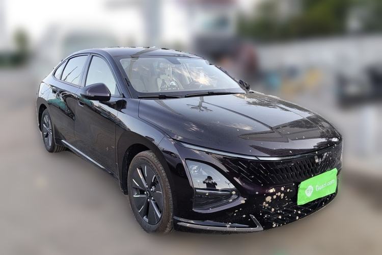 Used Wuling Xingguang 2023 70 Standard Edition Front Right 45 Deg