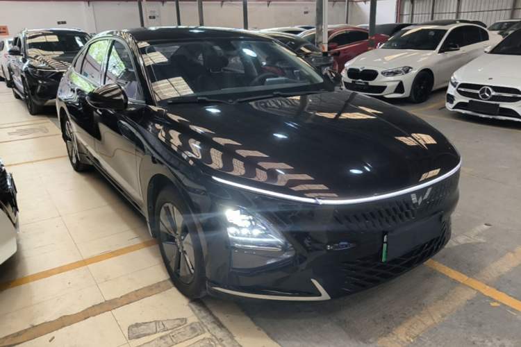 Used Wuling Xingguang 2023 70 Standard Edition Front Right 45 Deg