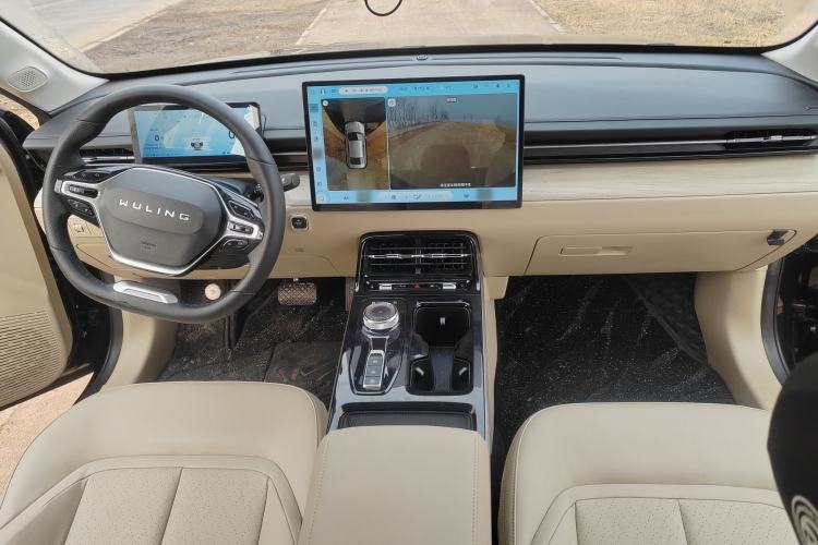 Used Wuling Xingguang 2023 150 Advanced Edition Interior 3