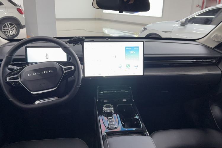 Used Wuling Xingguang 2023 150 Advanced Edition Interior 3