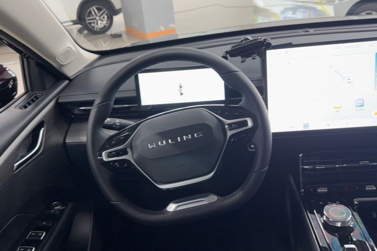 Used Wuling Xingguang 2023 150 Advanced Edition Interior 4