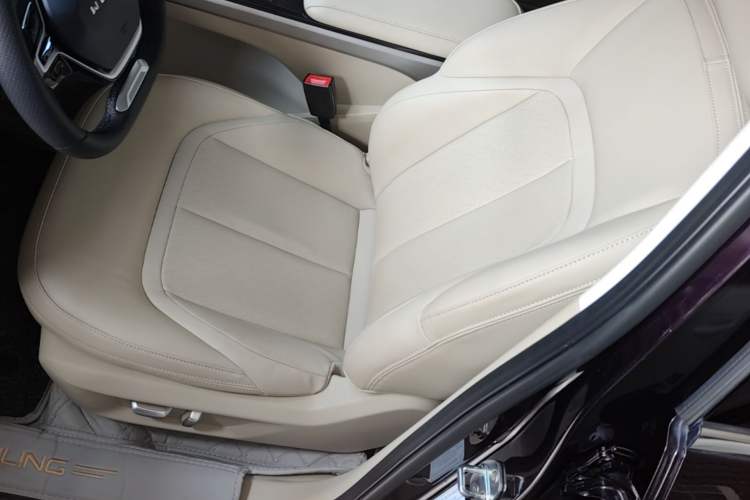 Used Wuling Xingguang 2023 150 Advanced Edition Left Front Seat