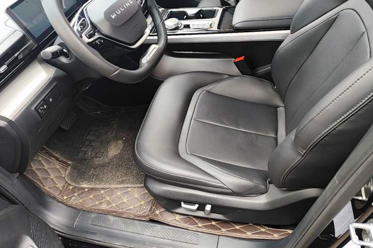Used Wuling Xingguang 2023 150 Advanced Edition Left Front Seat