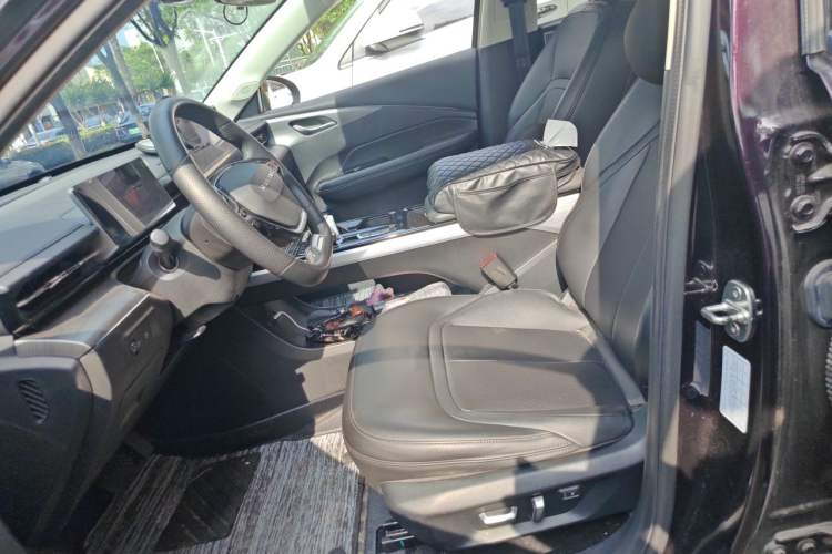 Used Wuling Xingguang 2023 150 Advanced Edition Left Front Seat