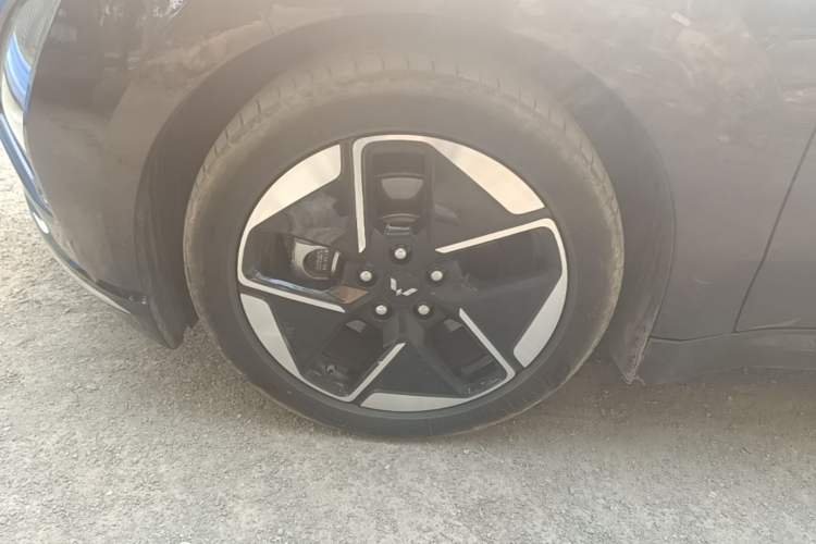 Used Wuling Xingguang 2023 150 Advanced Edition Left Front Wheel Hub