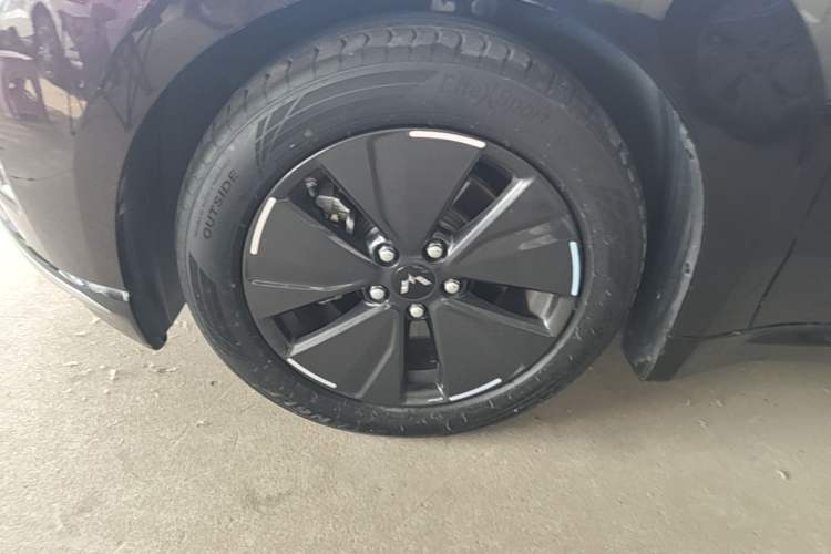 Used Wuling Xingguang 2023 70 Standard Edition Left Front Wheel Hub
