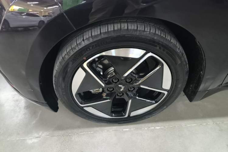 Used Wuling Xingguang 2023 150 Advanced Edition Left Front Wheel Hub
