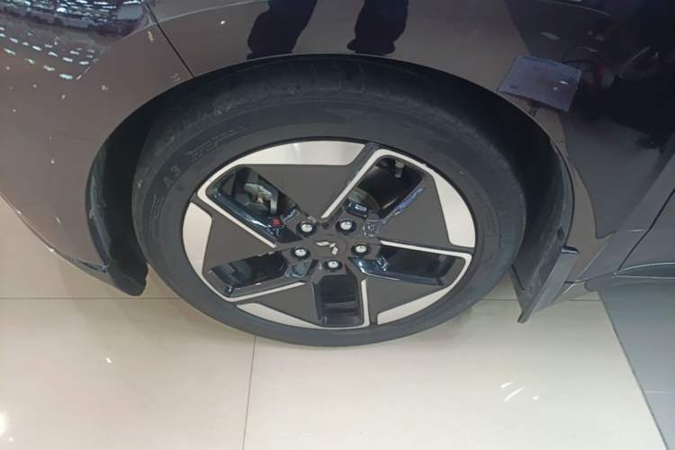 Used Wuling Xingguang 2023 150 Advanced Edition Left Front Wheel Hub