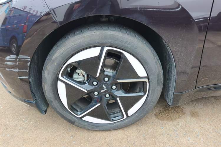 Used Wuling Xingguang 2023 150 Advanced Edition Left Front Wheel Hub