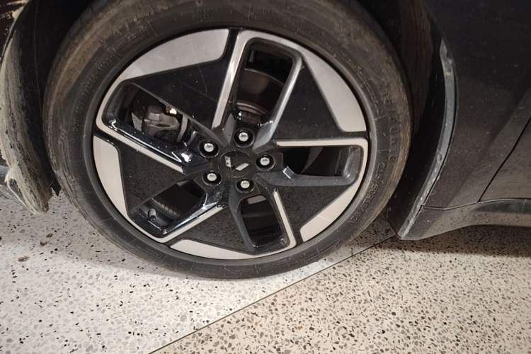 Used Wuling Xingguang 2023 150 Advanced Edition Left Front Wheel Hub