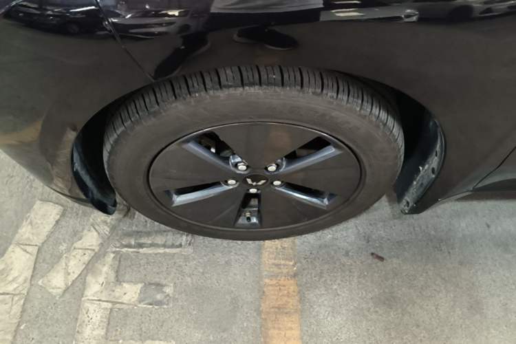 Used Wuling Xingguang 2023 70 Standard Edition Left Front Wheel Hub