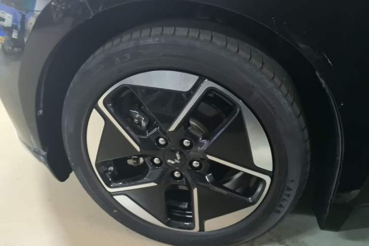 Used Wuling Xingguang 2023 150 Advanced Edition Left Front Wheel Hub