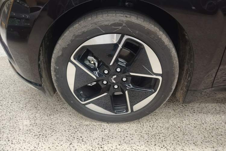 Used Wuling Xingguang 2023 150 Advanced Edition Left Front Wheel Hub