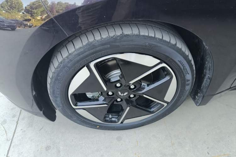 Used Wuling Xingguang 2023 150 Advanced Edition Left Front Wheel Hub