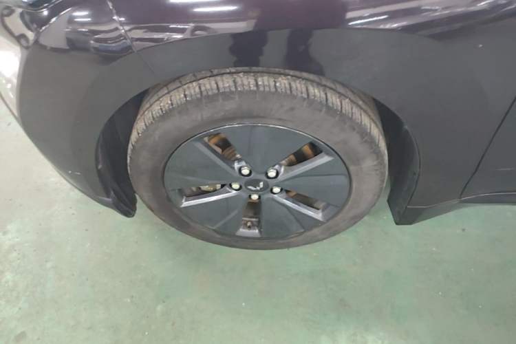 Used Wuling Xingguang 2023 70 Standard Edition Left Front Wheel Hub
