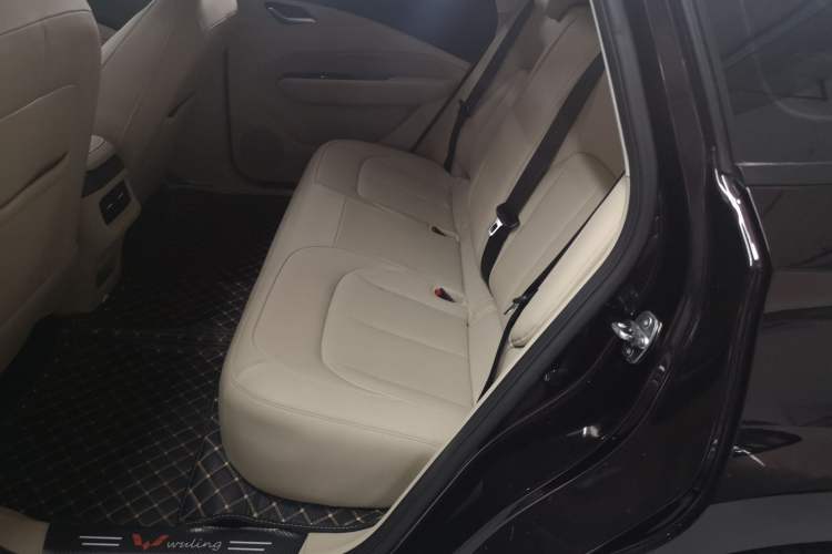 Used Wuling Xingguang 2023 70 Standard Edition Left Rear Seat