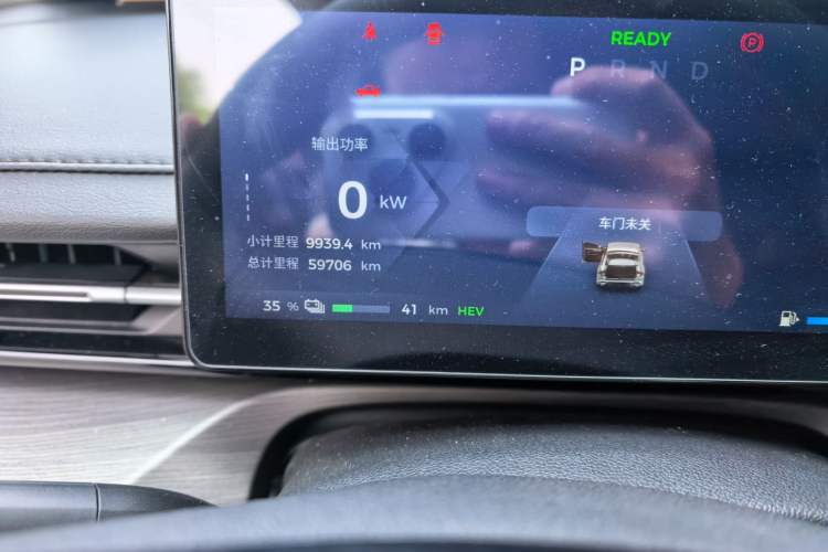 Used Wuling Xingguang 2023 150 Advanced Edition Odometer Close Up