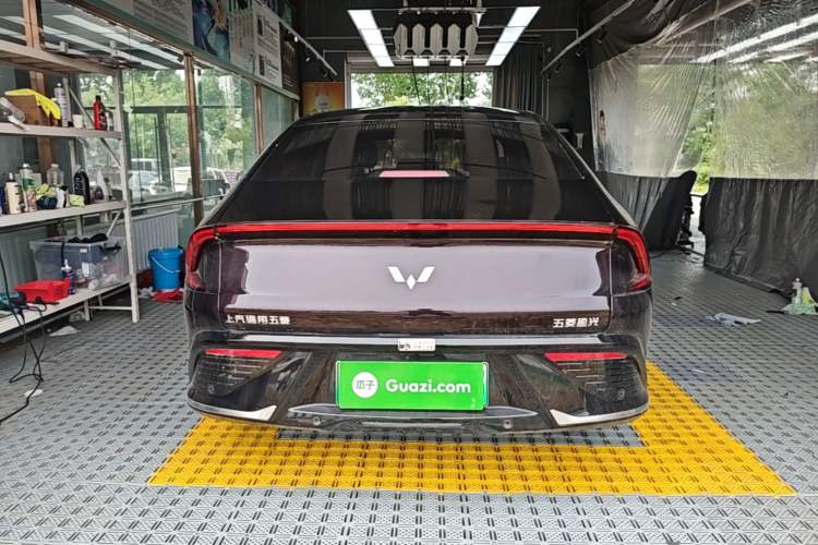 Used Wuling Xingguang 2023 70 Standard Edition Rear