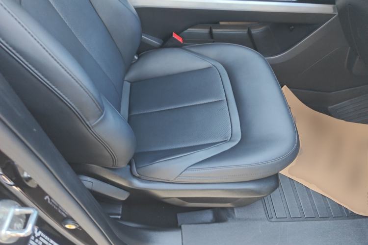 Used Wuling Xingguang 2023 150 Advanced Edition Right Front Seat