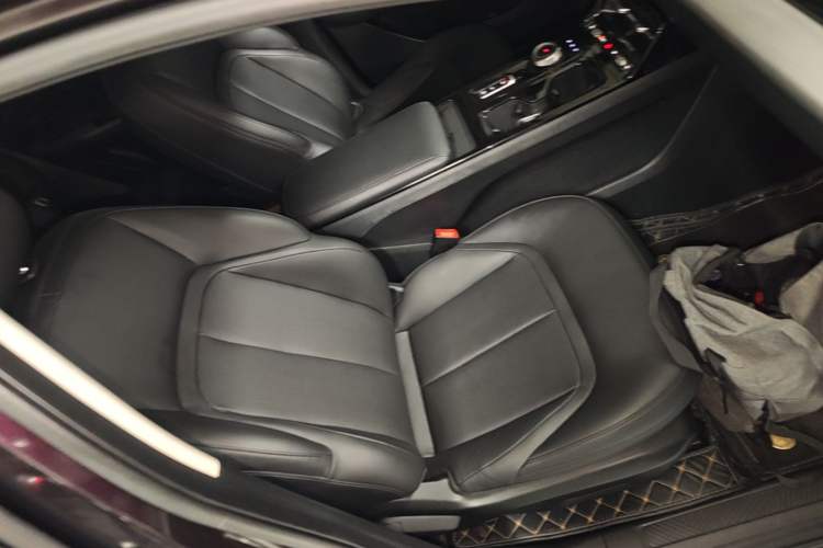 Used Wuling Xingguang 2023 70 Standard Edition Right Front Seat