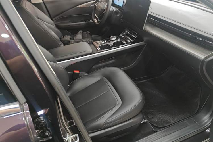 Used Wuling Xingguang 2023 150 Advanced Edition Right Front Seat