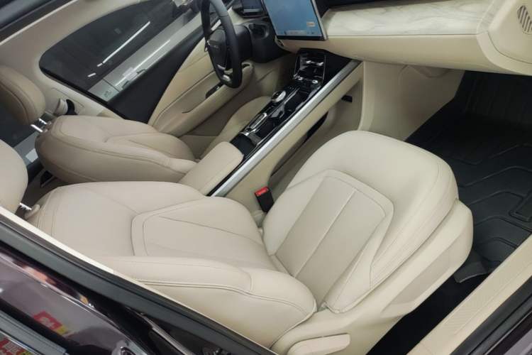 Used Wuling Xingguang 2023 150 Advanced Edition Right Front Seat