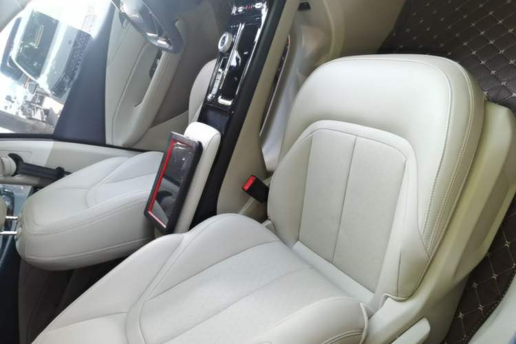 Used Wuling Xingguang 2023 70 Standard Edition Right Front Seat
