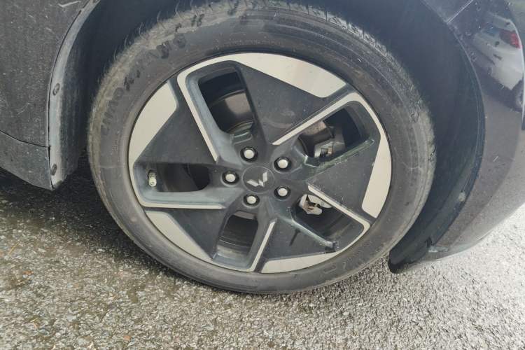 Used Wuling Xingguang 2023 150 Advanced Edition Right Front Wheel Hub