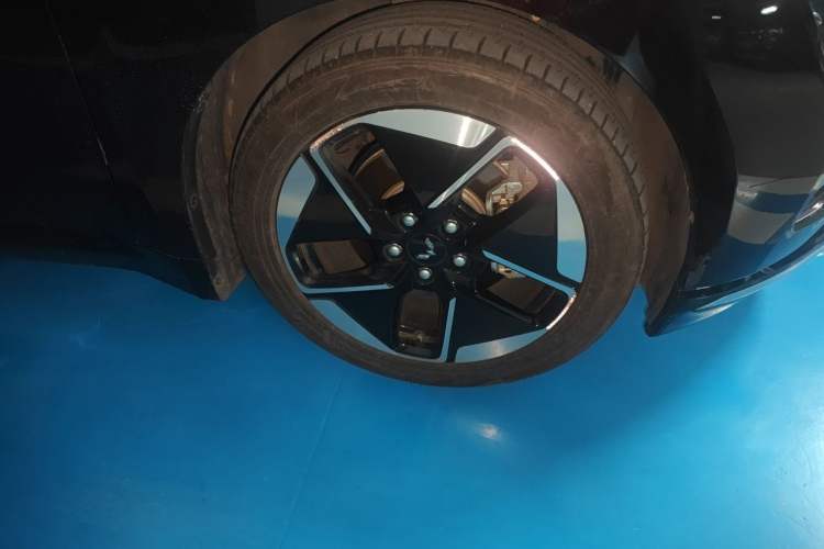 Used Wuling Xingguang 2023 150 Advanced Edition Right Front Wheel Hub