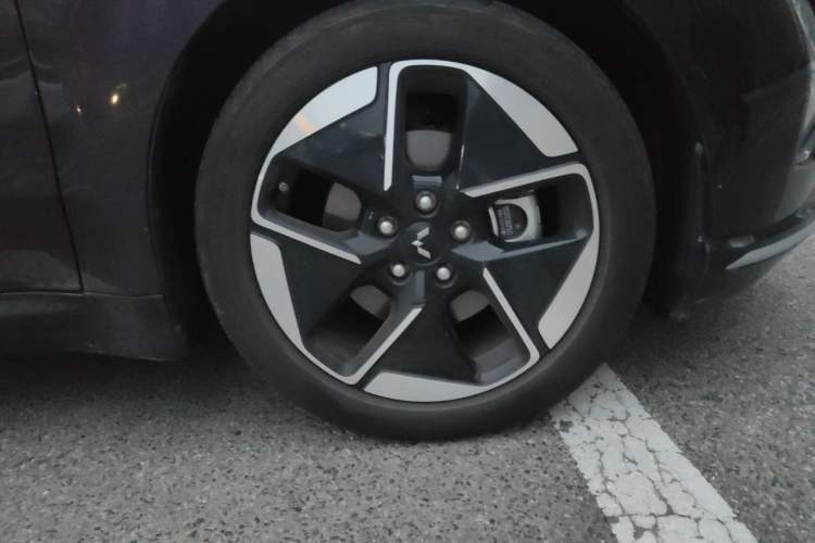 Used Wuling Xingguang 2023 150 Advanced Edition Right Front Wheel Hub